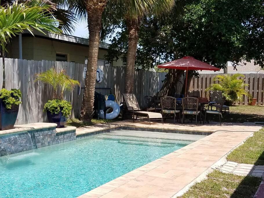 Hawaiian Cottage - Heated Pool Walk To The Beach Cocoa Beach Exterior photo